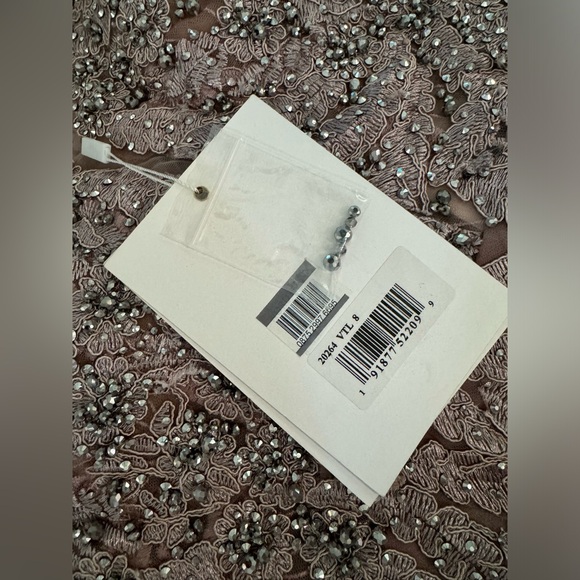 NWT MAC DUGGAL APPLIQUED CAP SLEEVE BODICE FLOWY GOWN 20264 SIZE 8 - Picture 4 of 4